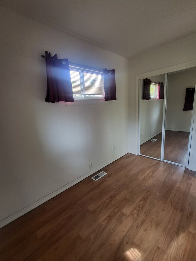 Building Photo - 2 bedroom 2 bath for rent in the NW Area o...