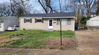 Building Photo - 227 Meadowcrest Dr