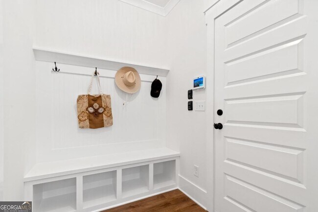 Building Photo - 1100 Hidden Hills Cir