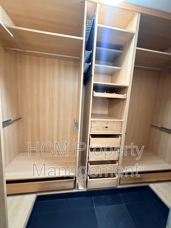 Building Photo - 25133 Via Azul