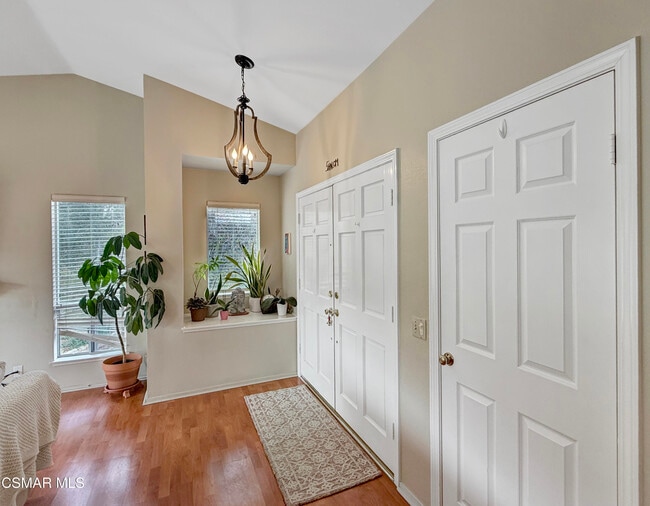 Building Photo - 264 Ridgeton Ln