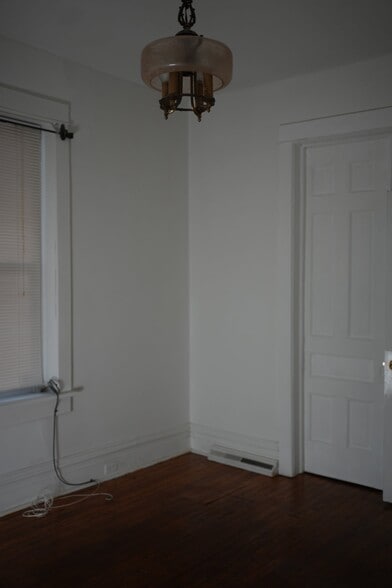 Building Photo - 660 Oak Hill Ave