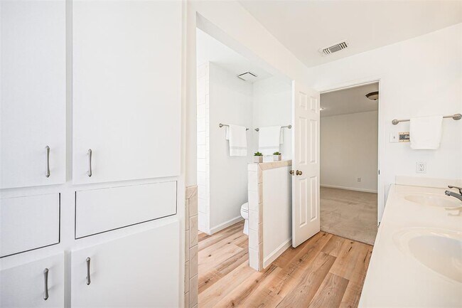 Building Photo - 1382 Beaujolais Ln