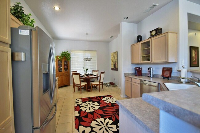 Building Photo - 483 W Carob Dr