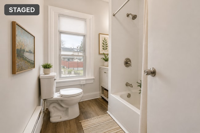 Building Photo - Beautifully Renovated 2-Bedroom, 1-Bath Apartment Move-In Ready!