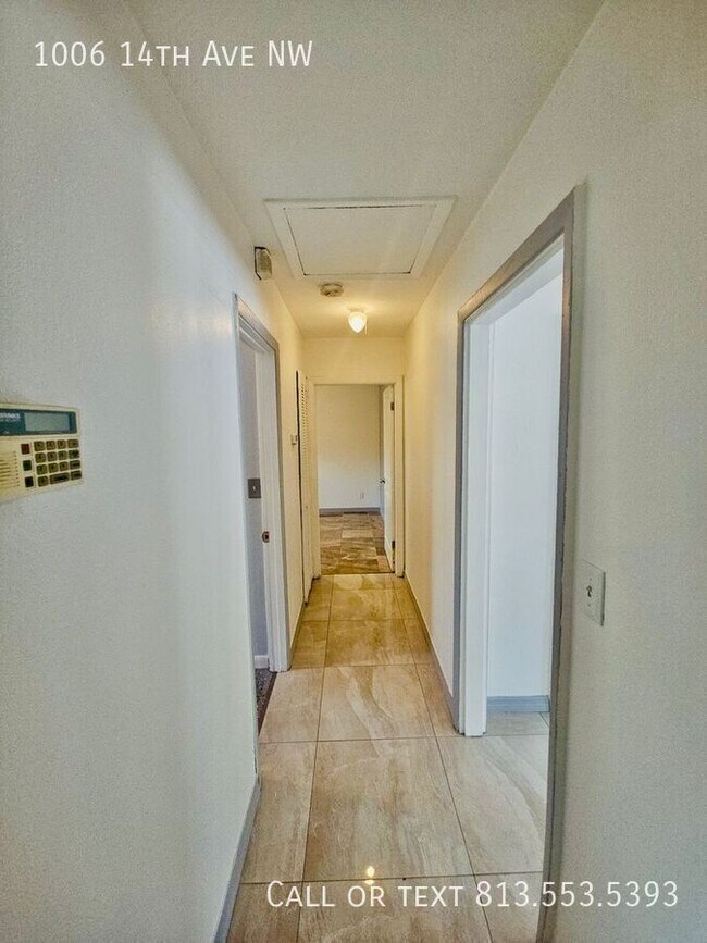 Building Photo - 1006 14th Ave NW