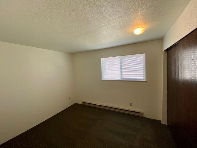 Building Photo - BF1211