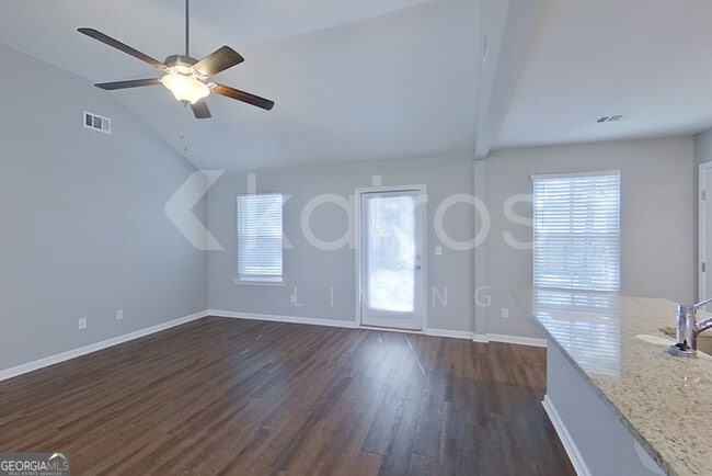 Building Photo - 203 Western Red Cedar Dr