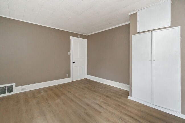 Building Photo - 301 W Wilkes Barre St