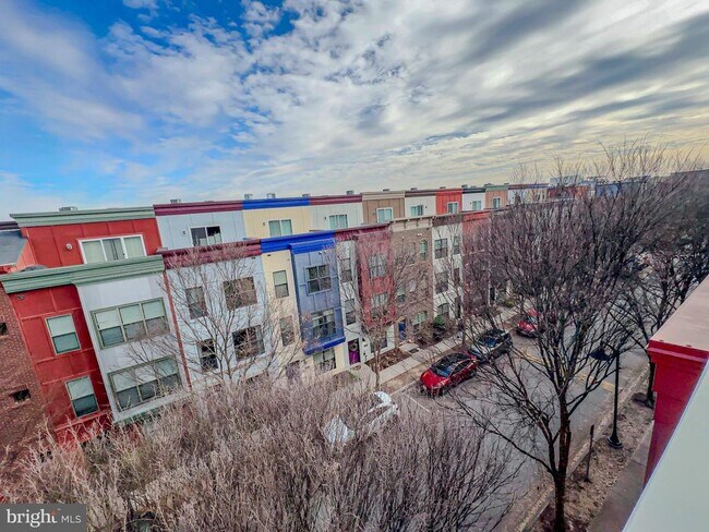 Building Photo - 5722 45th Ave