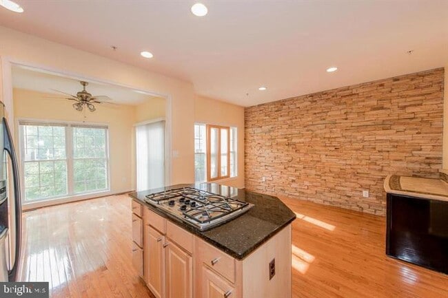 Building Photo - 8823 Montjoy Pl