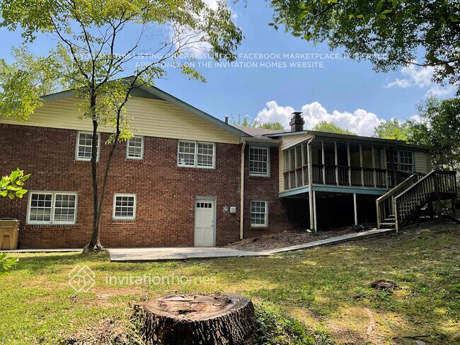 Building Photo - 680 Foxcroft Cir SE