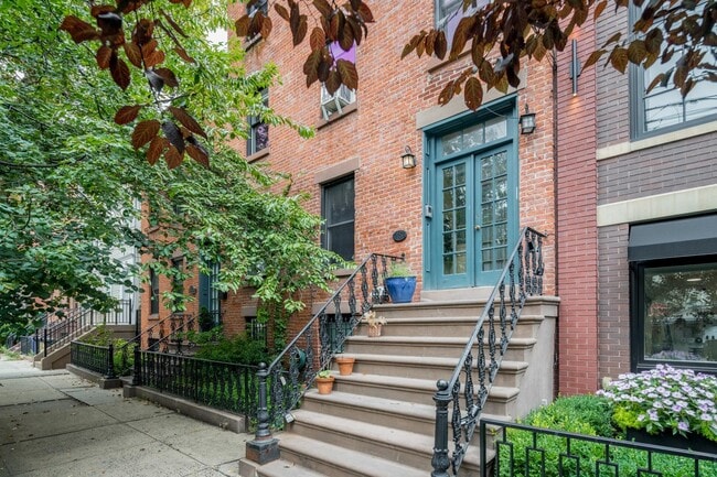 Building Photo - 18 Bright St