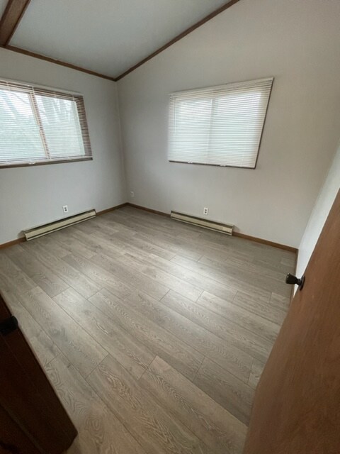 Building Photo - 124 Cherry Ave