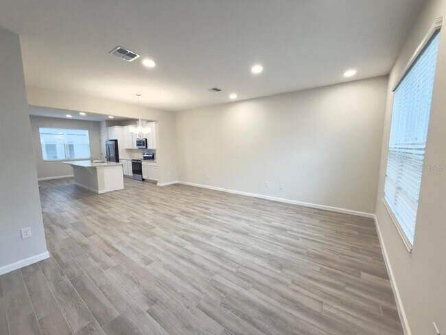 Building Photo - 15445 Bay Brg St