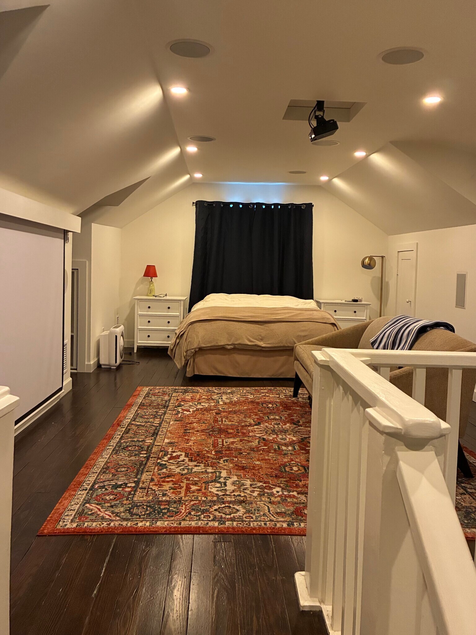 Upstairs bedroom/living room - 560 Neelys Bend Rd