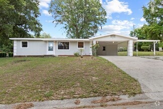 Building Photo - Fruitland Park 4/2 w/ Covered Patio