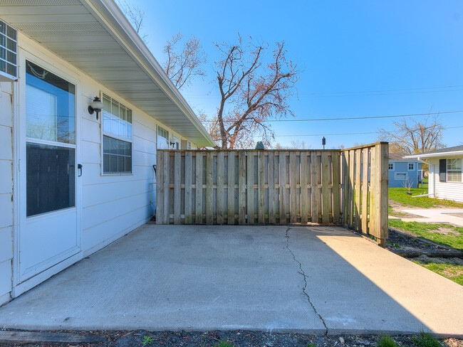 Building Photo - 701 Linn St