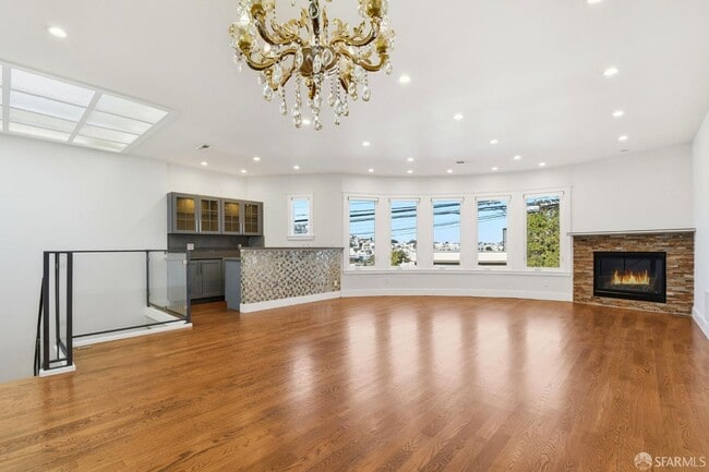 Building Photo - 526 Silver Ave