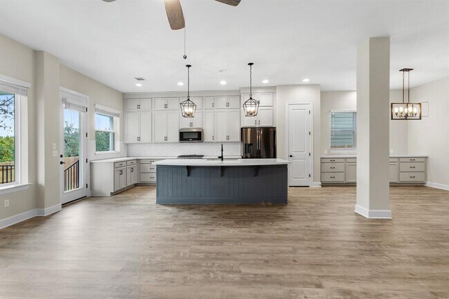 Building Photo - 1046 Hazy Hills Loop