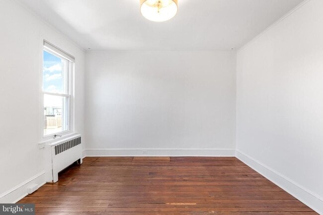 Building Photo - 821 N Bambrey St