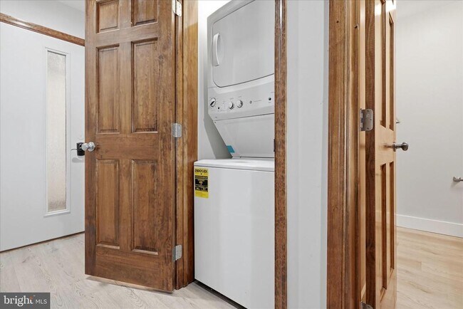 Building Photo - 443 Millwood Ave