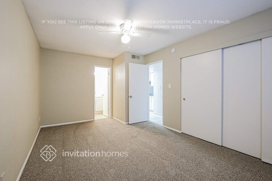 Building Photo - 7007 W Vernon Ave