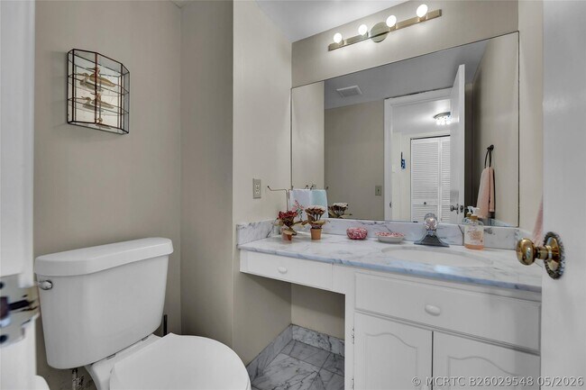 Building Photo - 1370 S Ocean Blvd