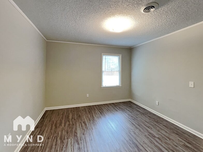Building Photo - 2814 Bay Leaf Dr SE