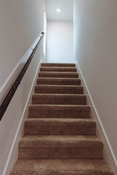 Building Photo - 211 Forest W St