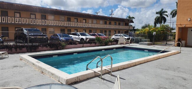 Building Photo - 295 NW 72nd Ave