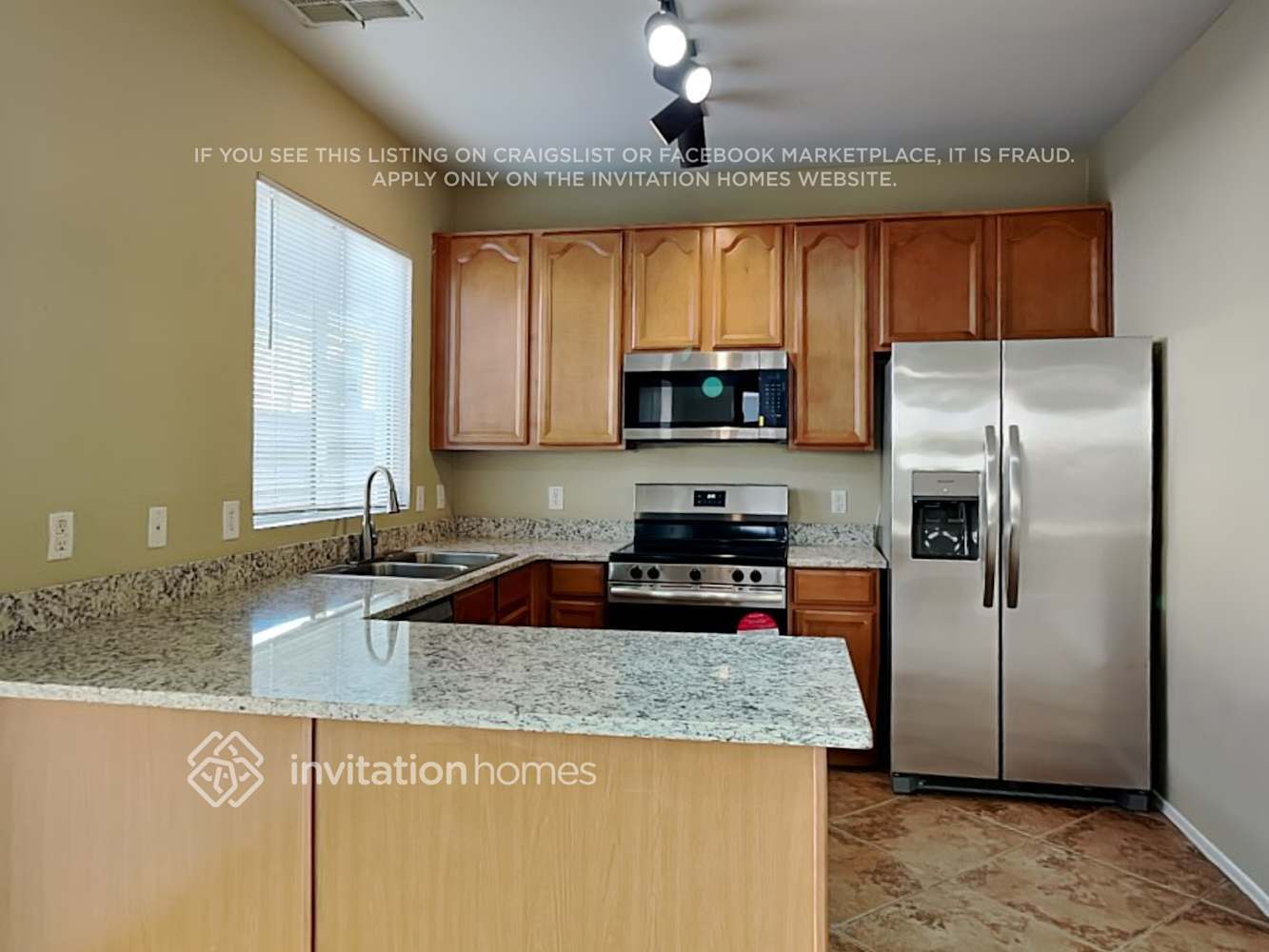 Building Photo - 4122 W Irwin Ave