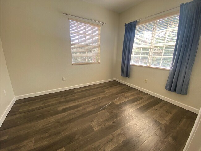 Building Photo - 8203 NW 128th Ln