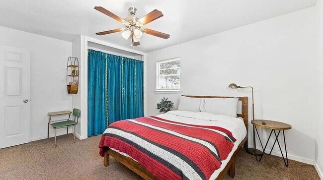 Building Photo - PRE-LEASING for JULY - Modern Chic 3 Bedroom Home