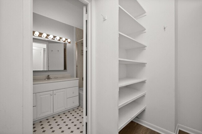 Building Photo - 4101 Cathedral Ave NW