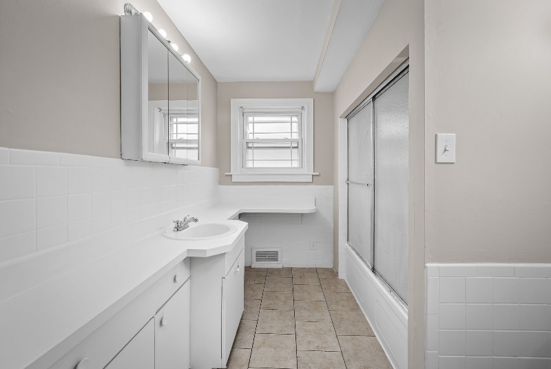 Building Photo - 807 Thomas Ave