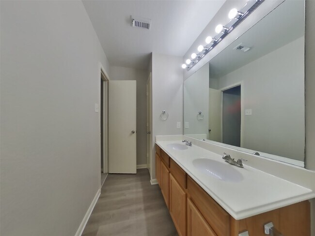 Building Photo - 2942 Yearling Colt Ct