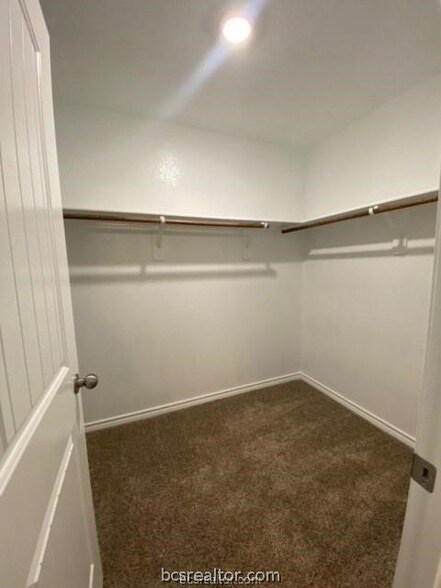 Building Photo - 6300 Darlington Avenue