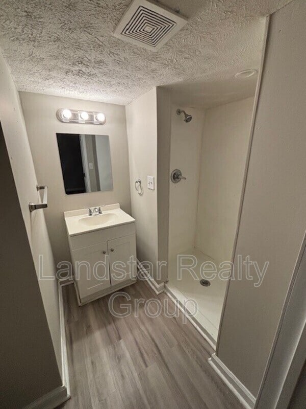 Building Photo - 6613 Manslick Rd