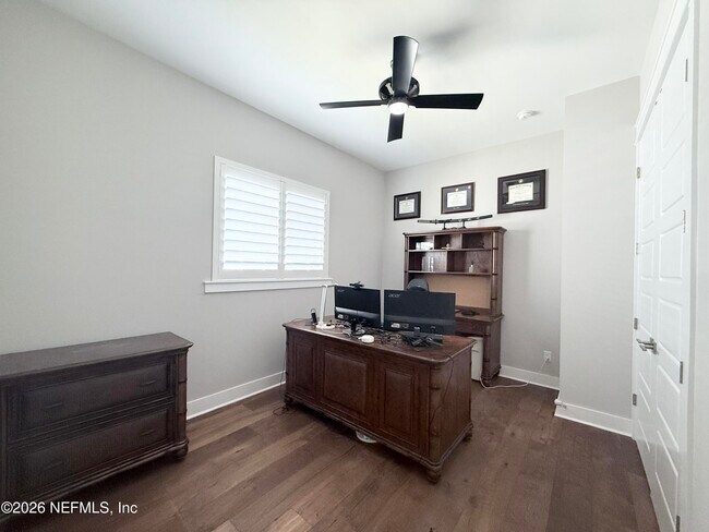 Building Photo - 161 Paradise Valley Dr