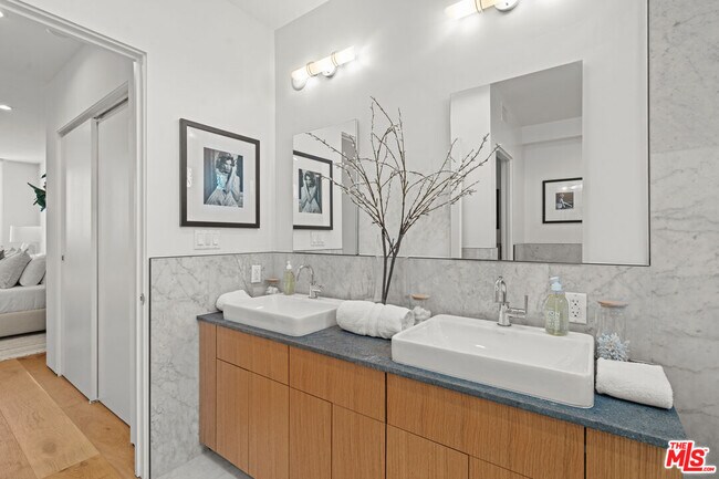 Building Photo - 11706 Charnock Rd