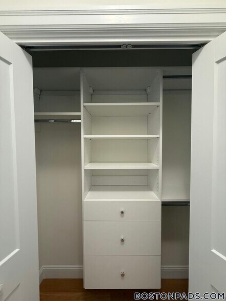 Building Photo - 120 Gerry Rd