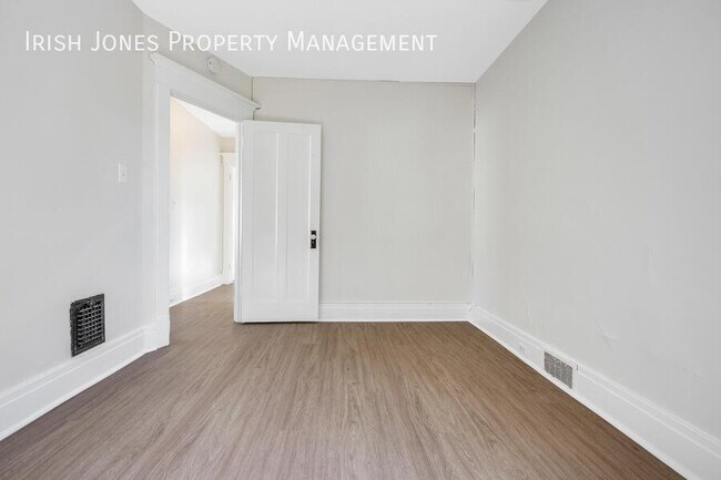 Building Photo - 2518 Delaware Ave