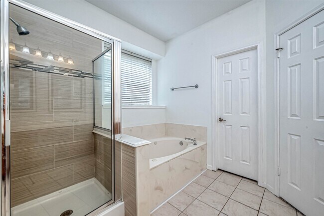 Building Photo - 17935 Western Pass Ln