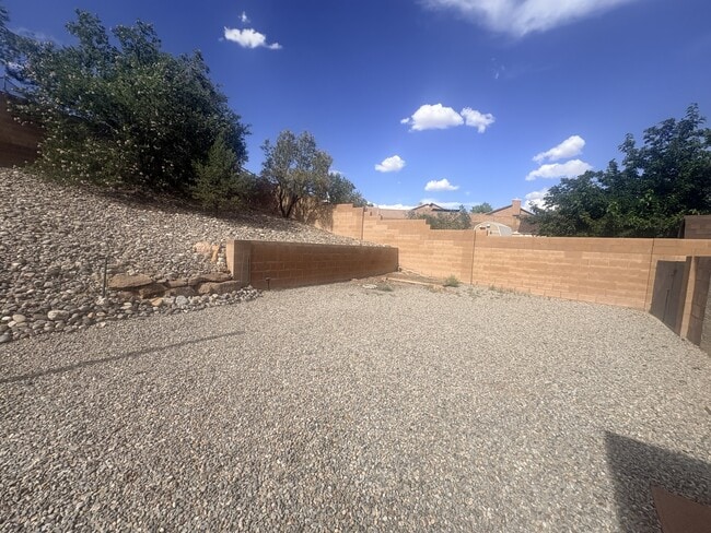 Building Photo - 5425 Caballo Ct NE