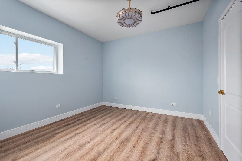 Building Photo - 9919 W Roosevelt Rd