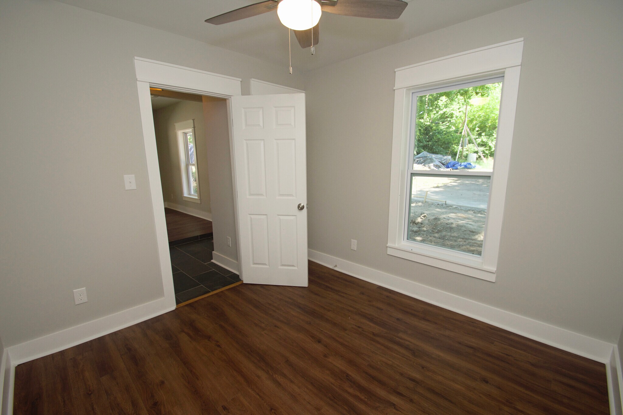 Bed 3 - 2404 Jefferson Ave