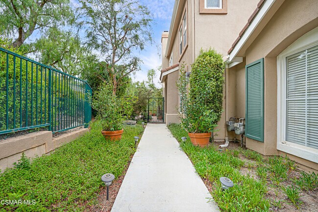 Building Photo - 545 Lorabel Way