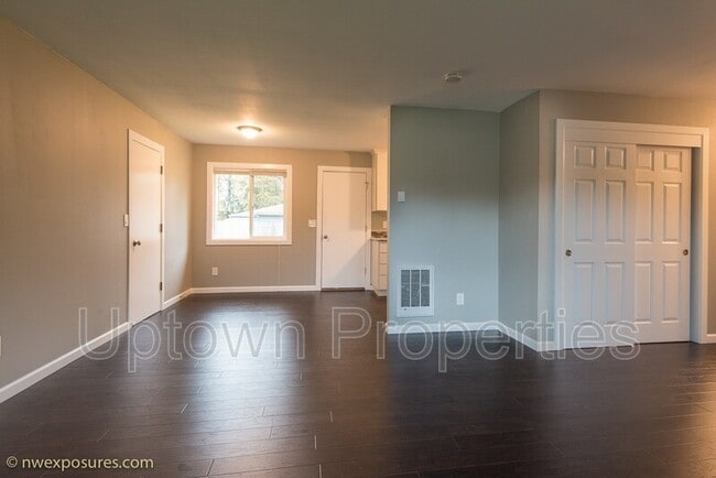 Building Photo - 8150 SW Thorn St