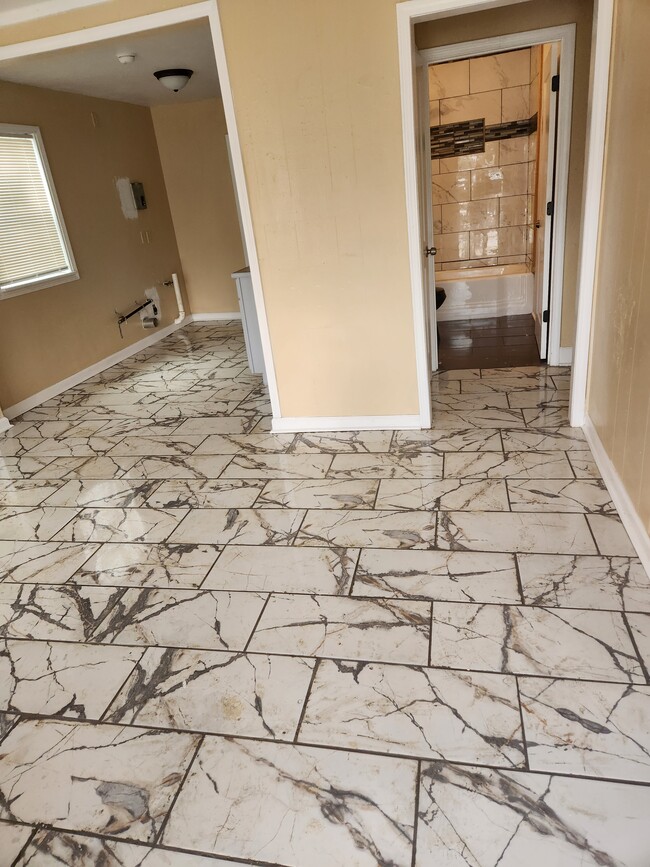 Building Photo - 5338 McClelland Dr